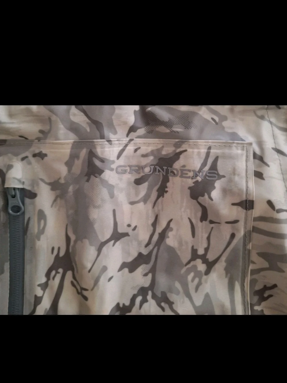 Grundens Neptune Waterproof Fishing Suit Set Mens M Refraction Camo Jacket EUC
